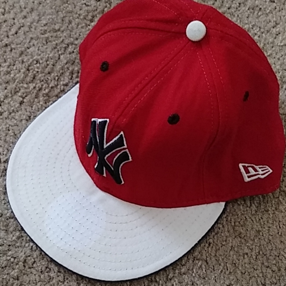 Used Mens Hat size 7 5/8s Fitted